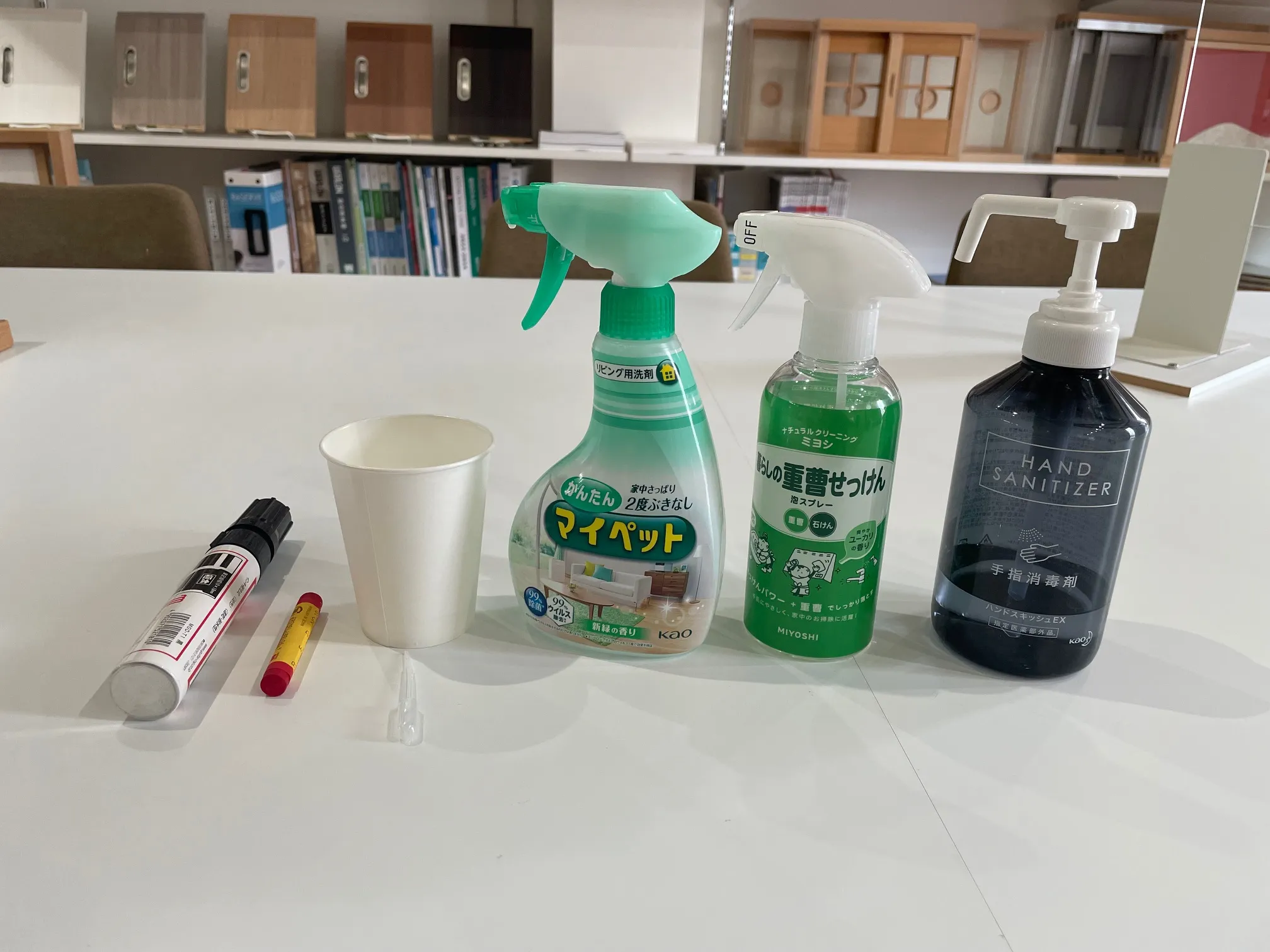 オレフィンシートとプリント合板の耐久性比較実験に使用した試験用品。
