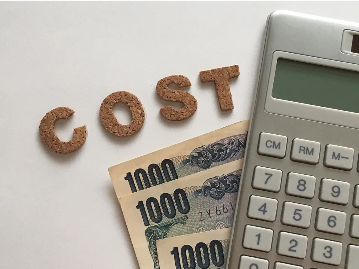 悩んでいる女性