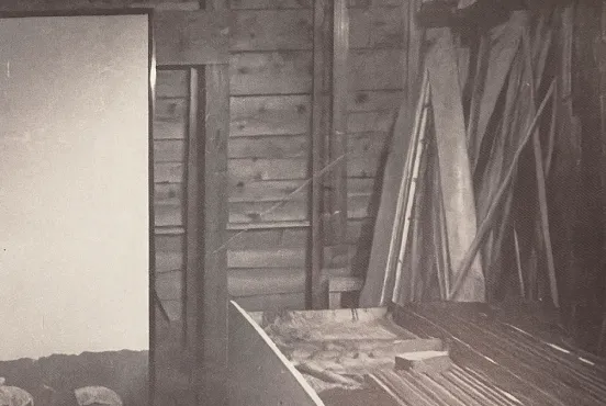 昭和初期のふすま製作風景（谷元フスマ工飾・作業台の様子）