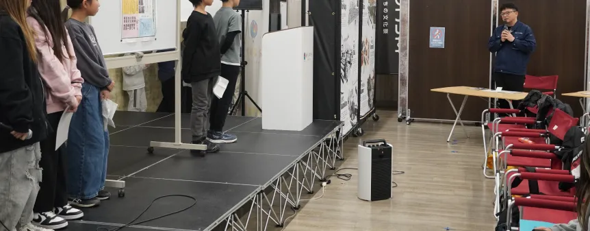 スマートフォンで画面を見ながら入力出来て手軽で安心の採寸システムを導入。通販で室内ドアを買うときの不安を払拭します。